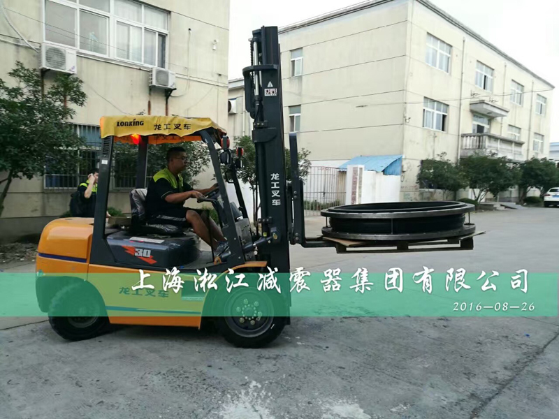 杭州某污水處理廠急購DN1200橡膠接頭【G20峰會期間】 杭州某污水處理廠急購DN1200橡膠接頭【G20峰會期間】