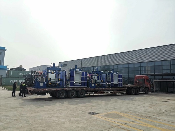 全自動橡膠接頭硫化機陸續進廠“響應國家2025智能制造” 全自動橡膠接頭硫化機陸續進廠“響應國家2025智能制造”